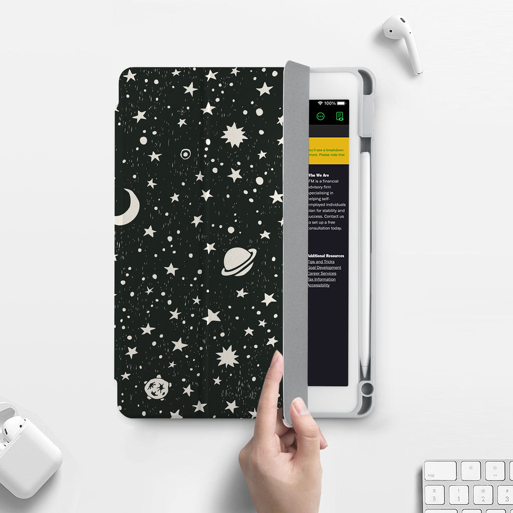 Vista Case iPad Premium Case with Space Design has built-in magnets are strategically placed to put your tablet to sleep when not in use and wake it up automatically when you need it for an extended battery life.