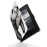 Reinforced rubber bumpers on the corners to protect your Kindle Paperwhite 